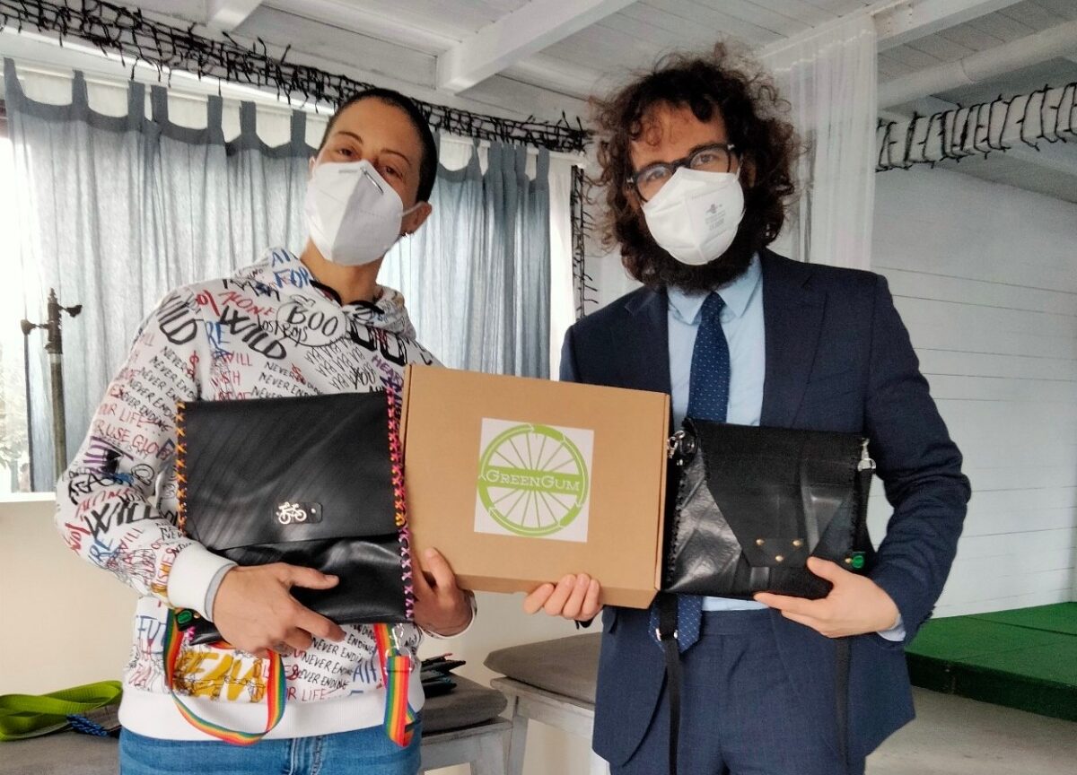 BaraondaNews.it – Cerveteri, nuova vita a copertoni e camere d’aria con GreenGum